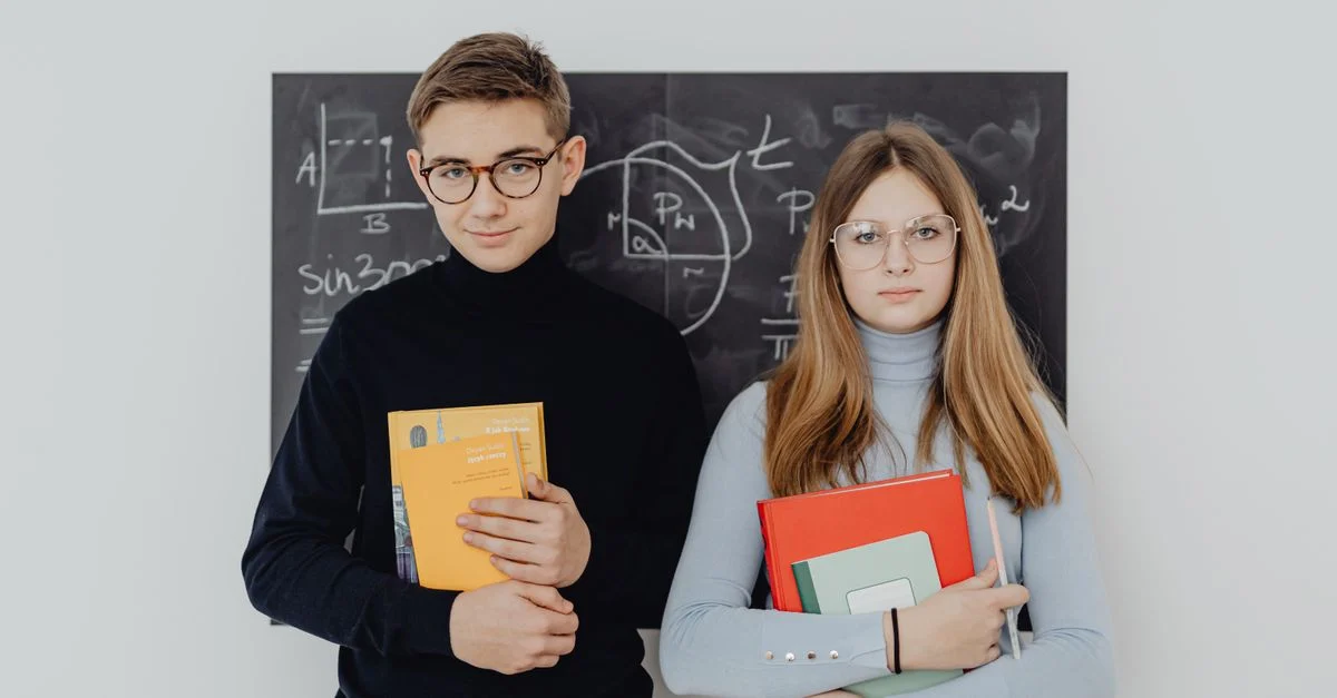 Стандартная запись линейной функции имеет вид y = kx + bВыражения вида y = 2x...